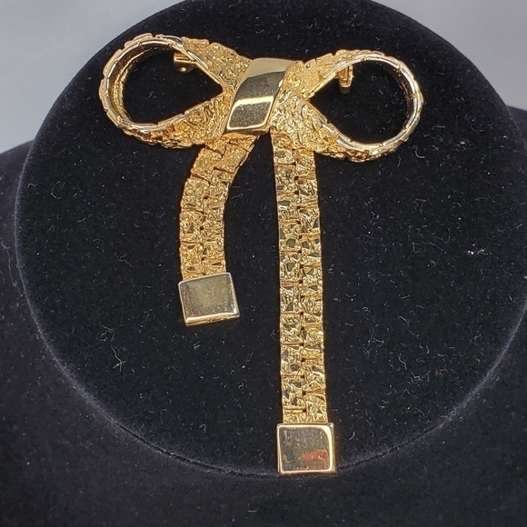 Vintage Goldtone Gold nugget Articulated Bow Brooch - Picture 3 of 7